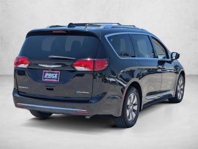 2018 Chrysler Pacifica Hybrid Limited FWD
