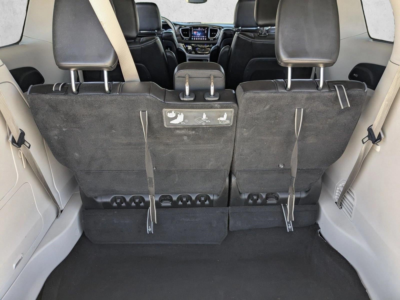 2018 Chrysler Pacifica Hybrid Limited FWD
