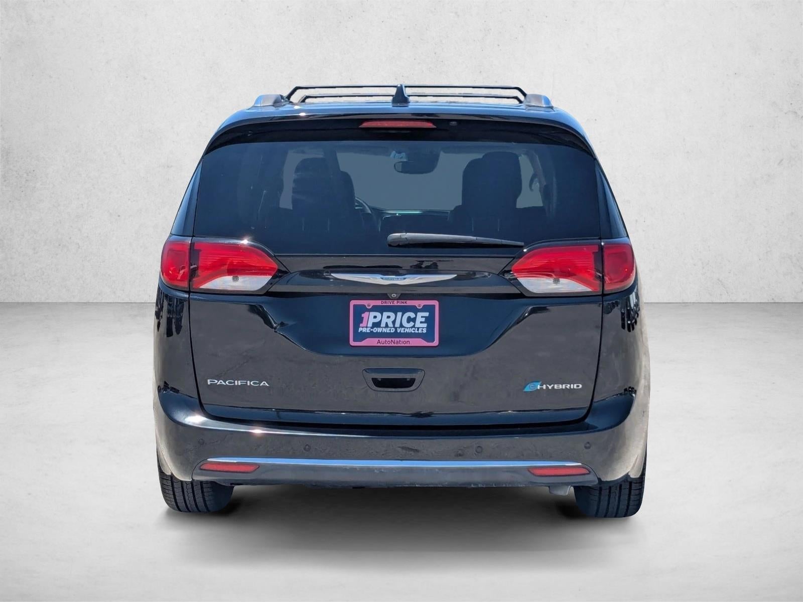 2018 Chrysler Pacifica Hybrid Limited FWD