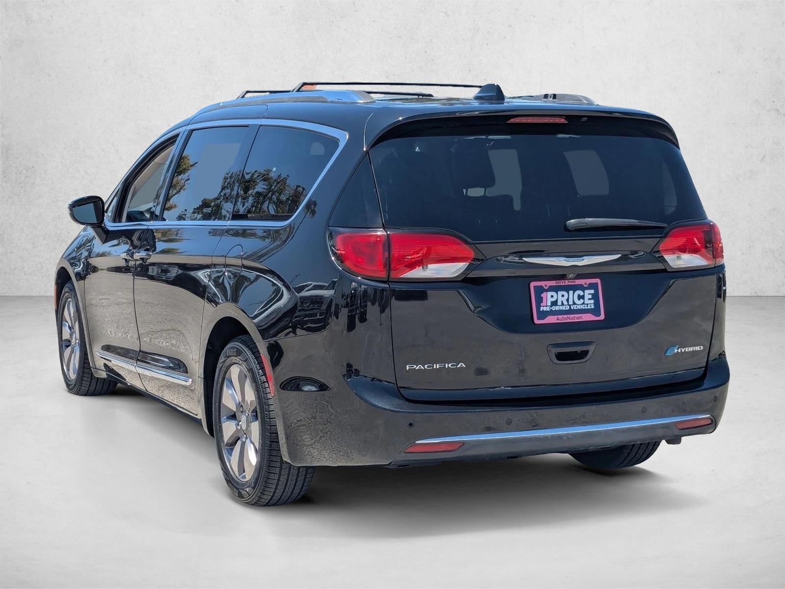 2018 Chrysler Pacifica Hybrid Limited FWD