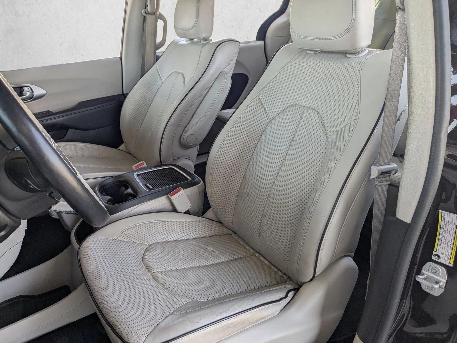 2018 Chrysler Pacifica Hybrid Limited FWD