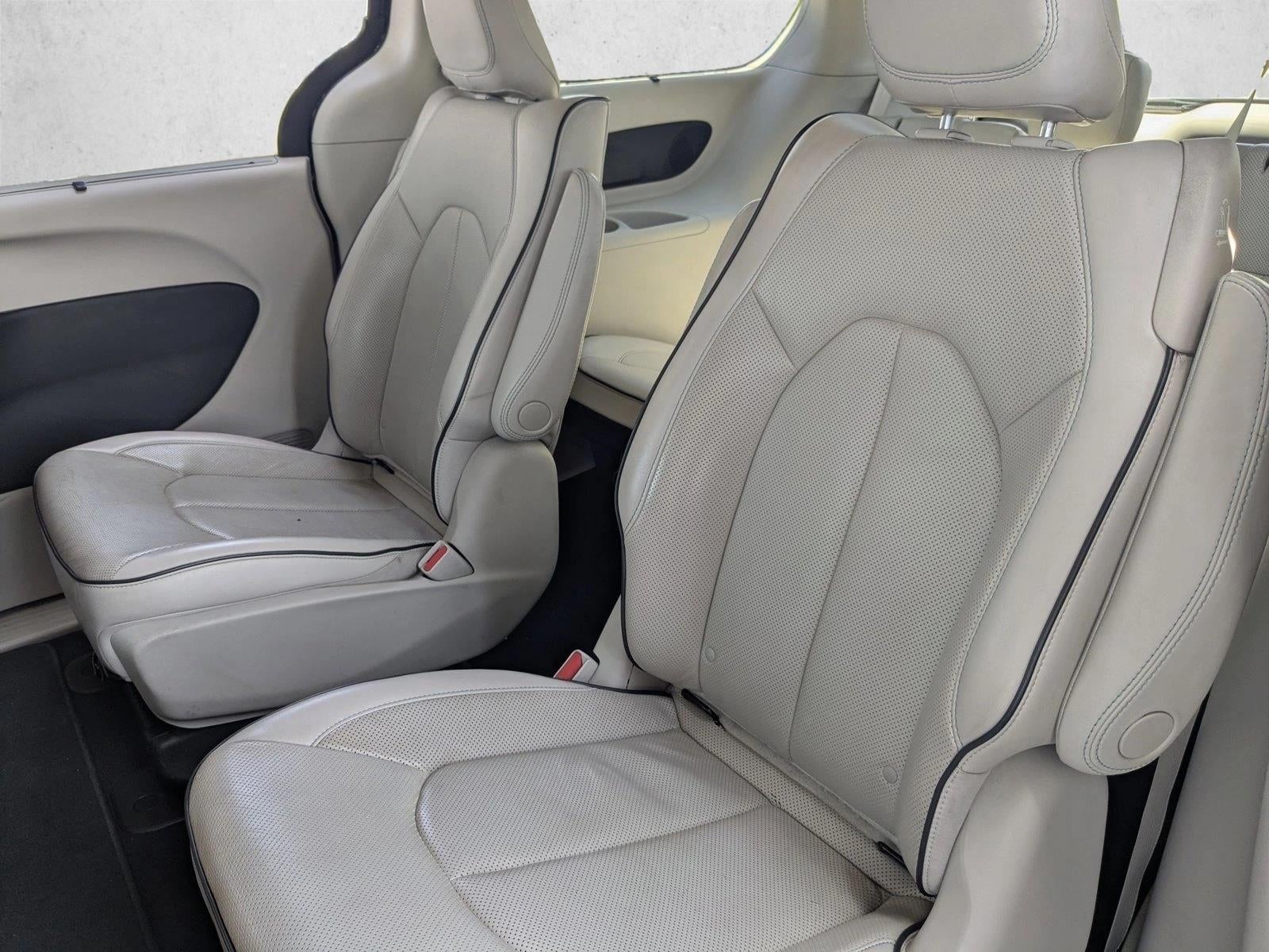 2018 Chrysler Pacifica Hybrid Limited FWD