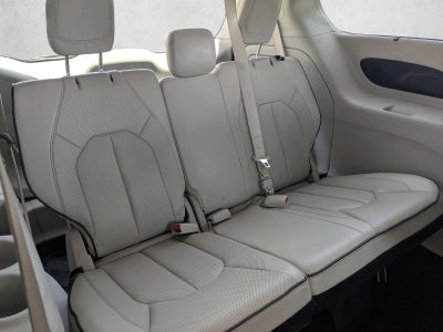 2018 Chrysler Pacifica Hybrid Limited FWD