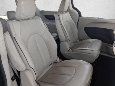 2018 Chrysler Pacifica Hybrid Limited FWD