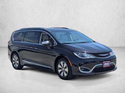 2018 Chrysler Pacifica Hybrid Limited FWD