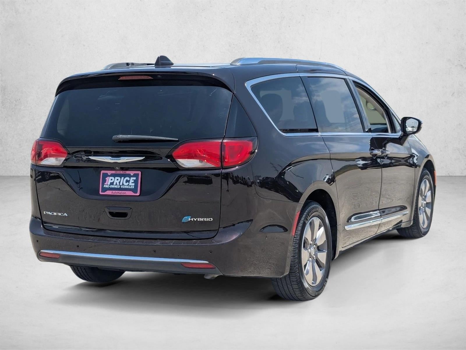 2018 Chrysler Pacifica Hybrid Limited FWD