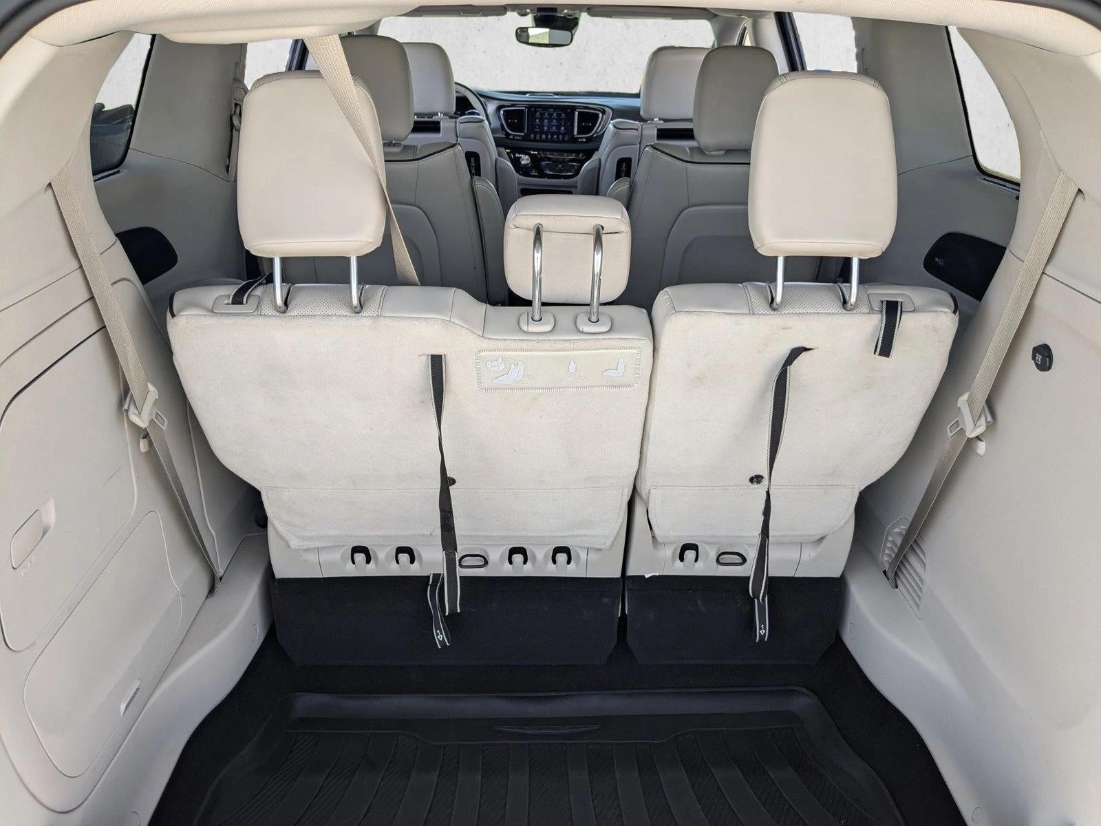 2018 Chrysler Pacifica Hybrid Limited FWD