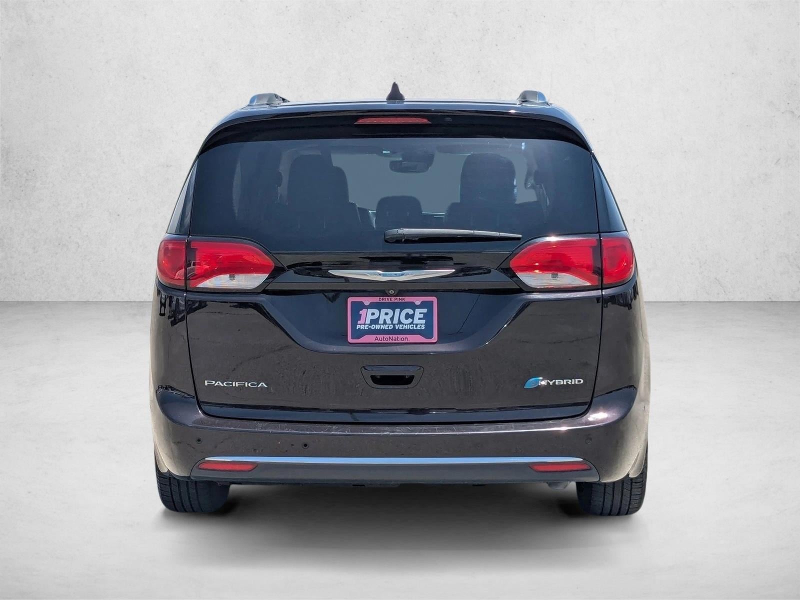 2018 Chrysler Pacifica Hybrid Limited FWD