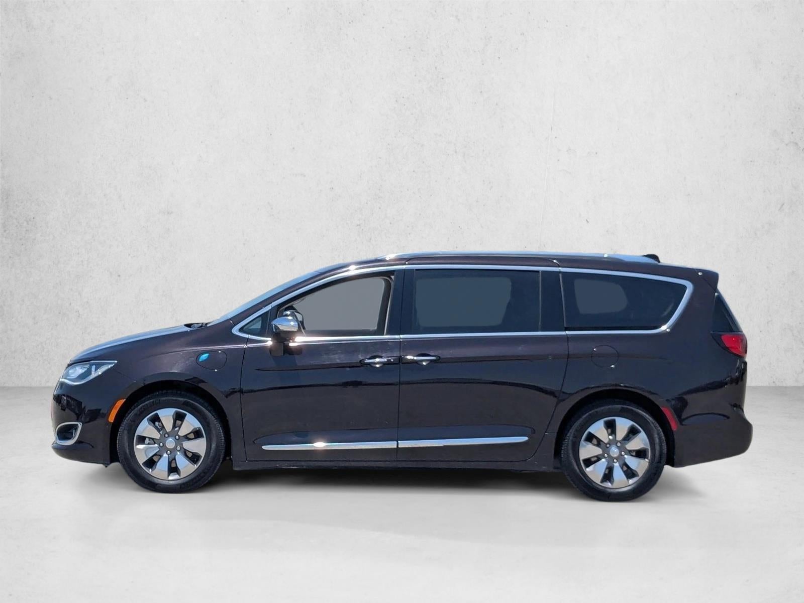 2018 Chrysler Pacifica Hybrid Limited FWD