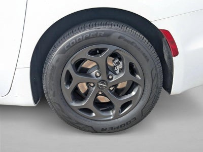 2021 Chrysler Pacifica Hybrid Limited FWD