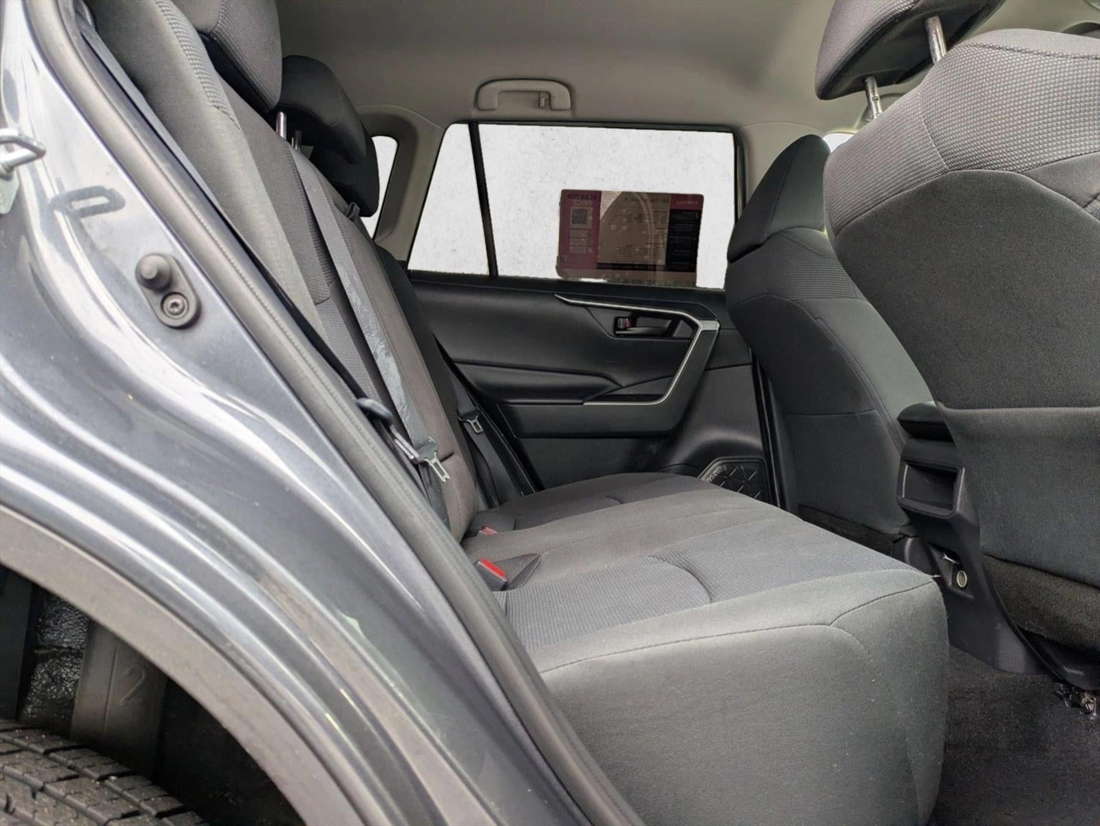 2021 Toyota RAV4 LE FWD (Natl)