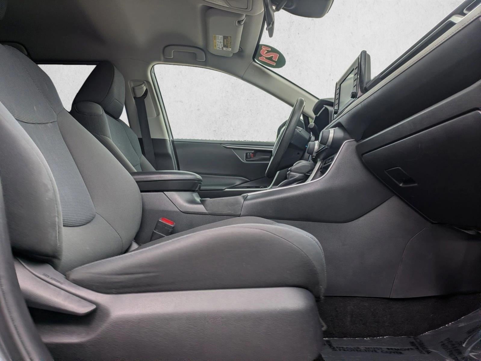 2021 Toyota RAV4 LE FWD (Natl)