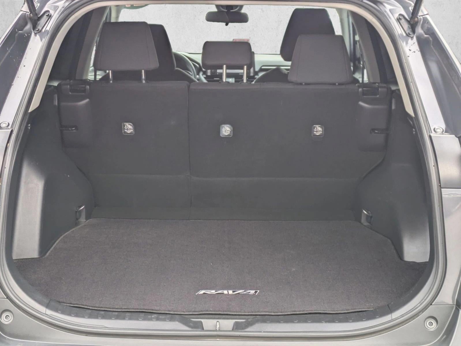 2021 Toyota RAV4 LE FWD (Natl)