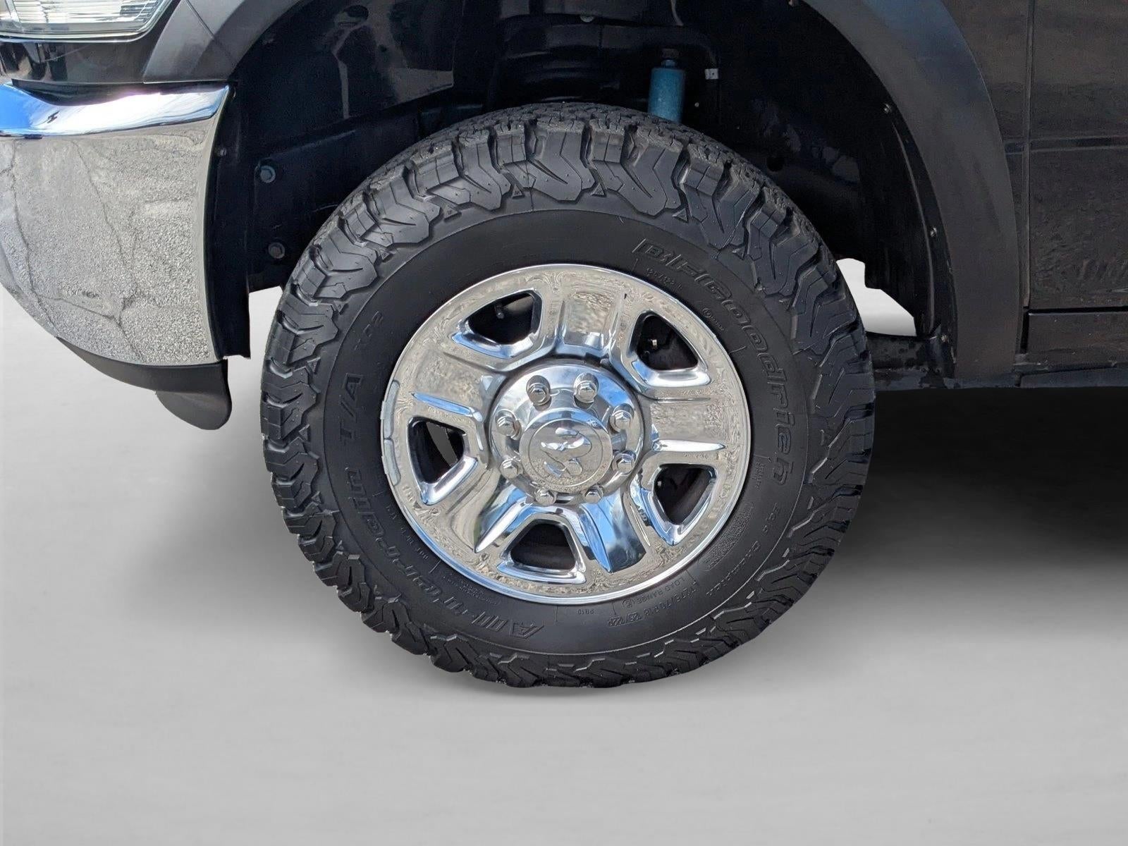 2017 RAM 2500 Tradesman 4x4 Crew Cab 6'4" Box