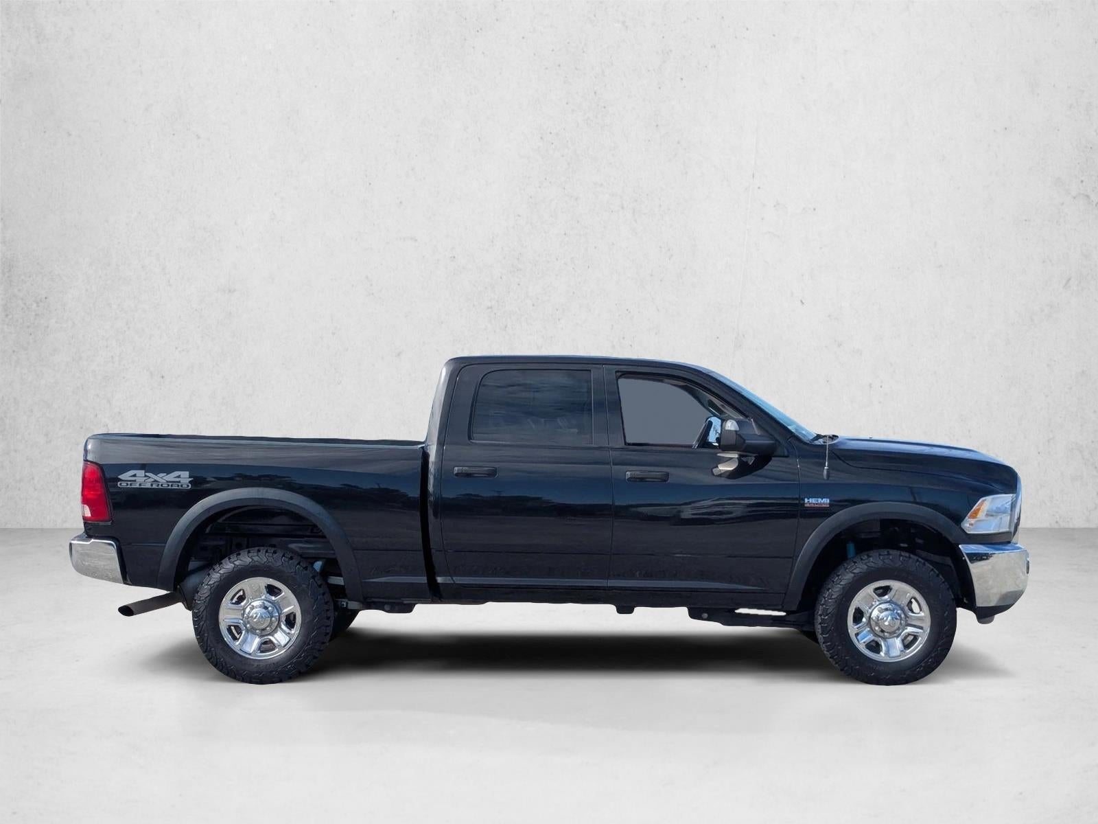 2017 RAM 2500 Tradesman 4x4 Crew Cab 6'4" Box