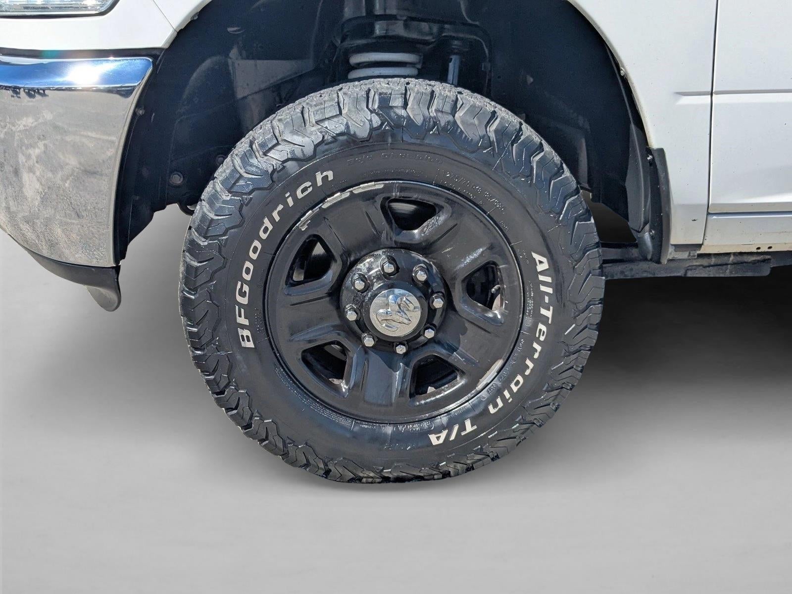 2017 RAM 2500 SLT 4x4 Crew Cab 8' Box