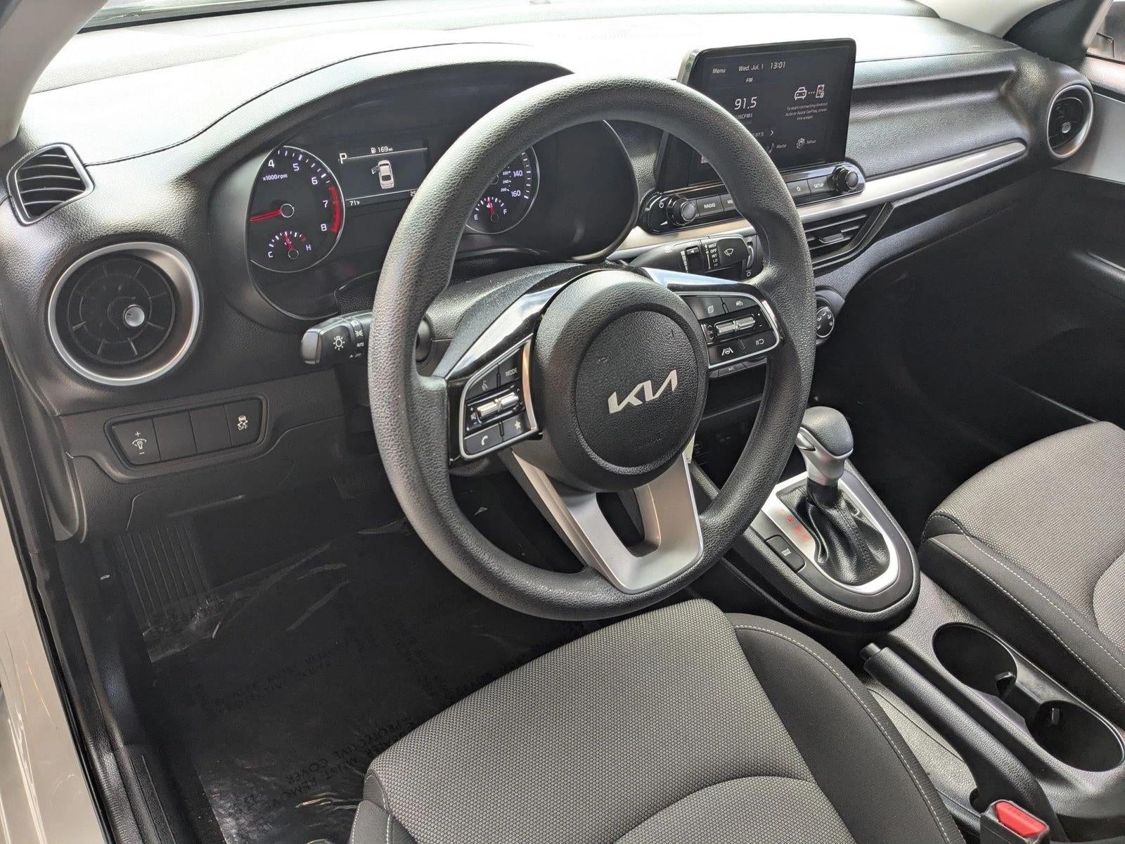 2023 Kia Forte LXS IVT