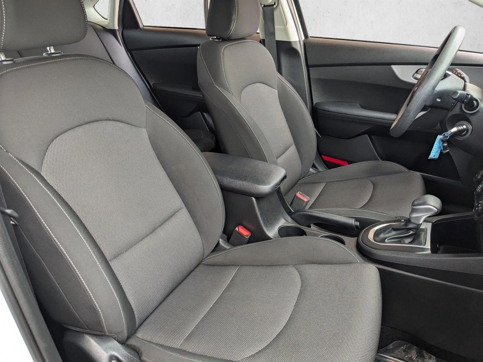 2023 Kia Forte LXS IVT