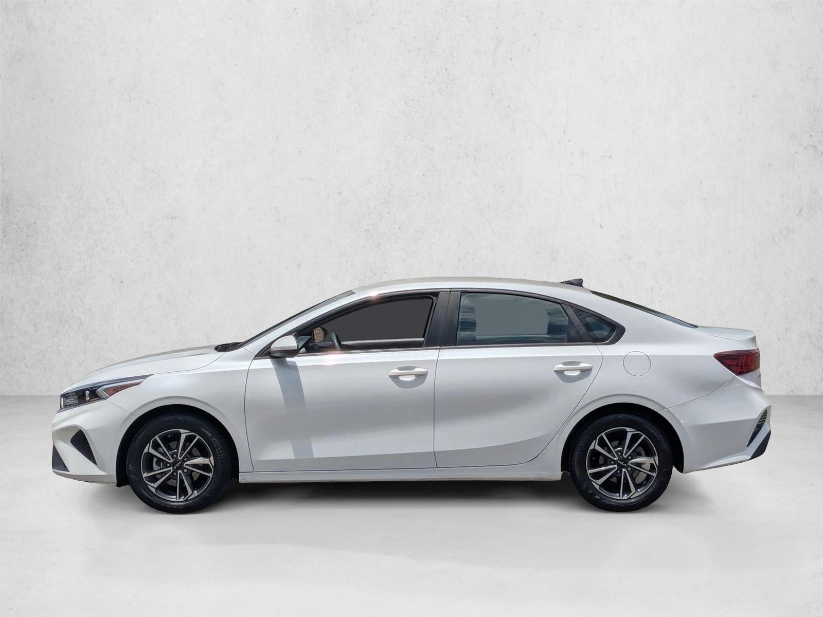 2023 Kia Forte LXS IVT