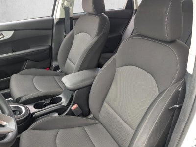 2023 Kia Forte LXS IVT