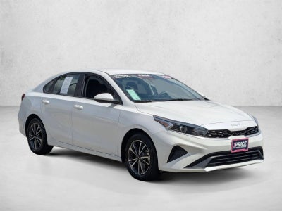 2023 Kia Forte LXS IVT