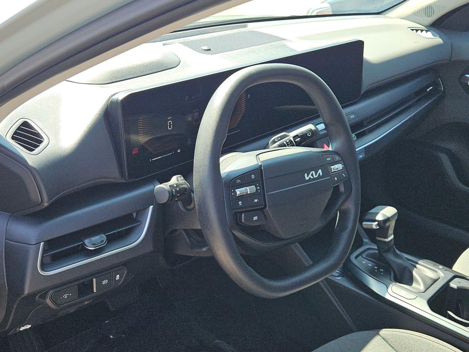2025 Kia K4 LXS FWD
