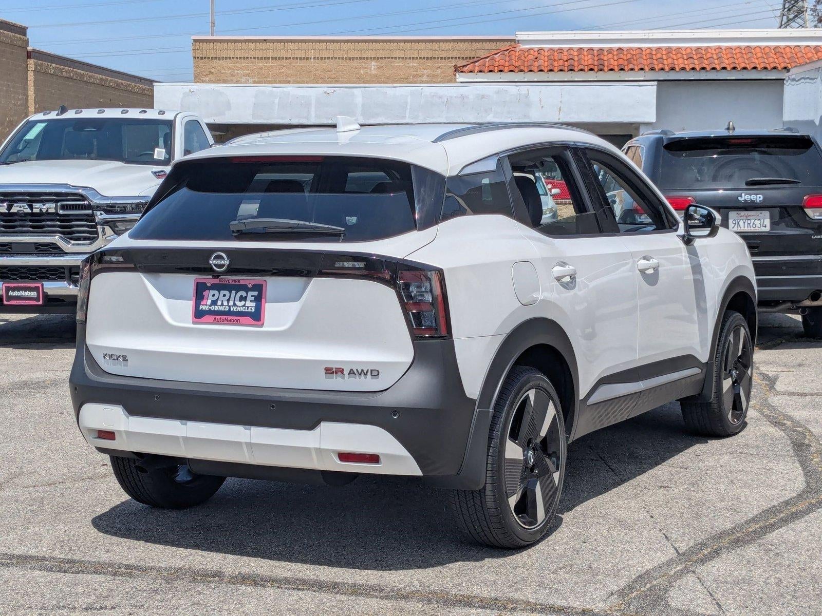 2025 Nissan Kicks SR AWD