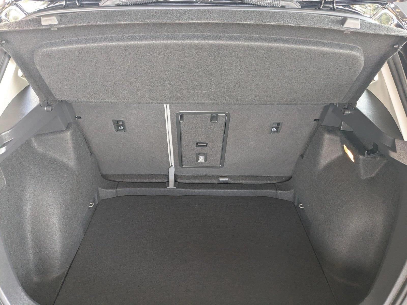 2022 Volkswagen Taos SE FWD