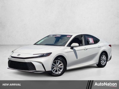 2025 Toyota Camry LE (SE)