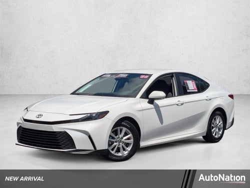 2025 Toyota Camry LE (SE)