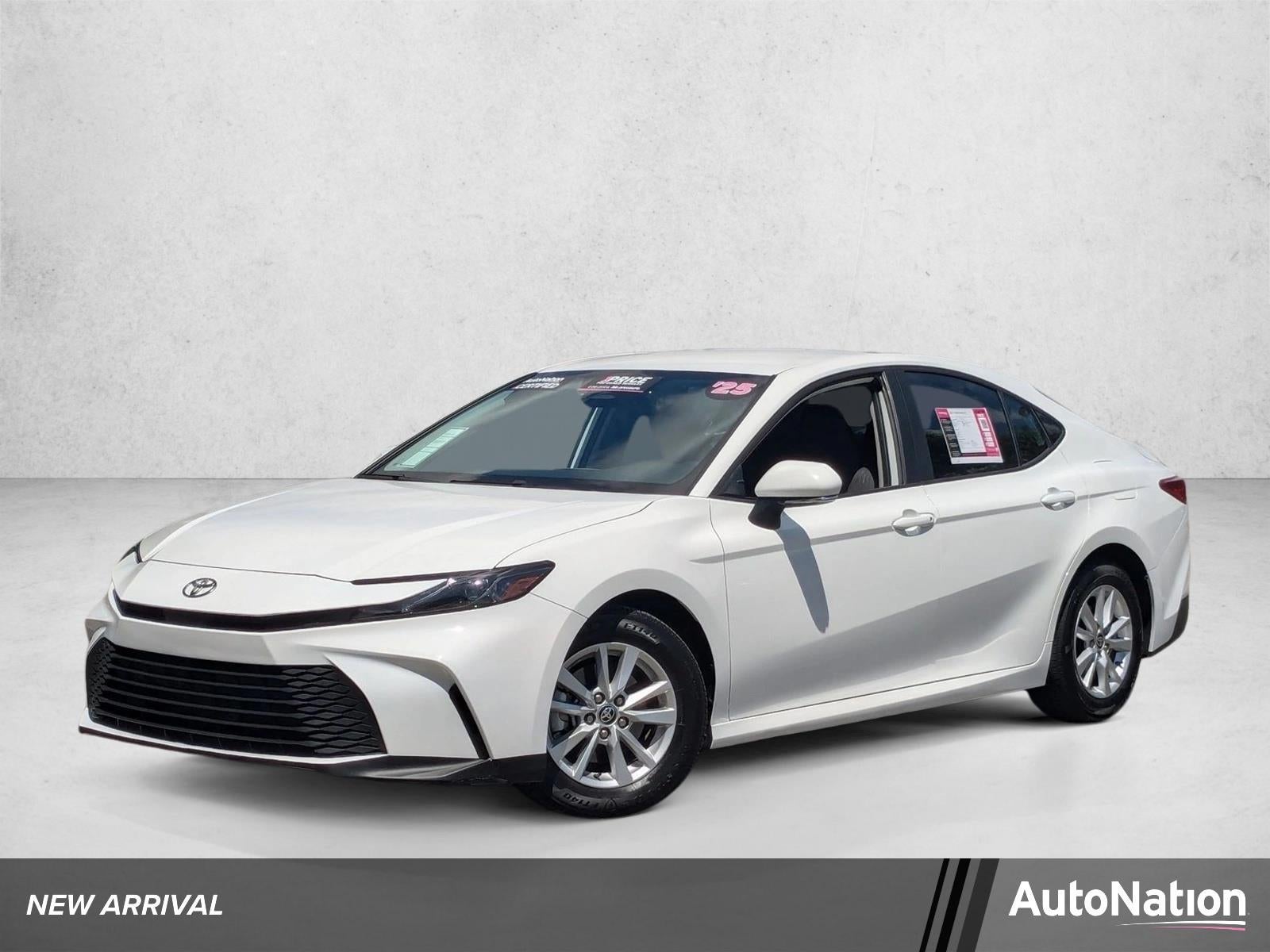 2025 Toyota Camry LE (SE)