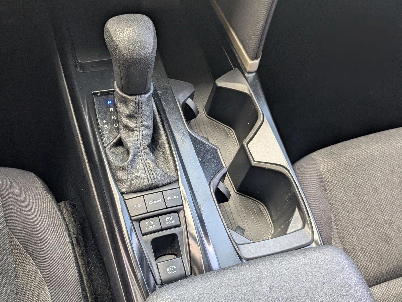 2025 Toyota Camry LE (SE)