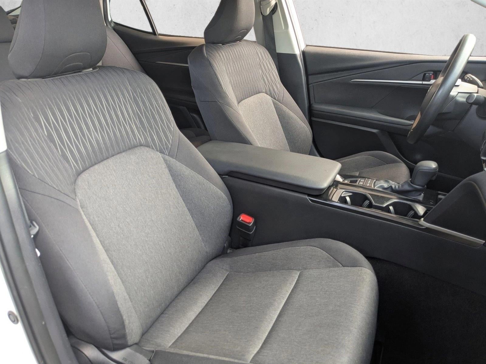 2025 Toyota Camry LE (SE)