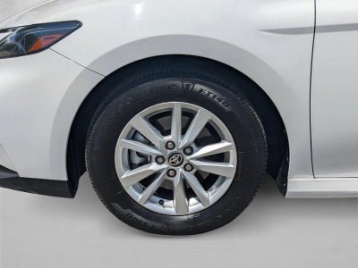 2025 Toyota Camry LE (SE)