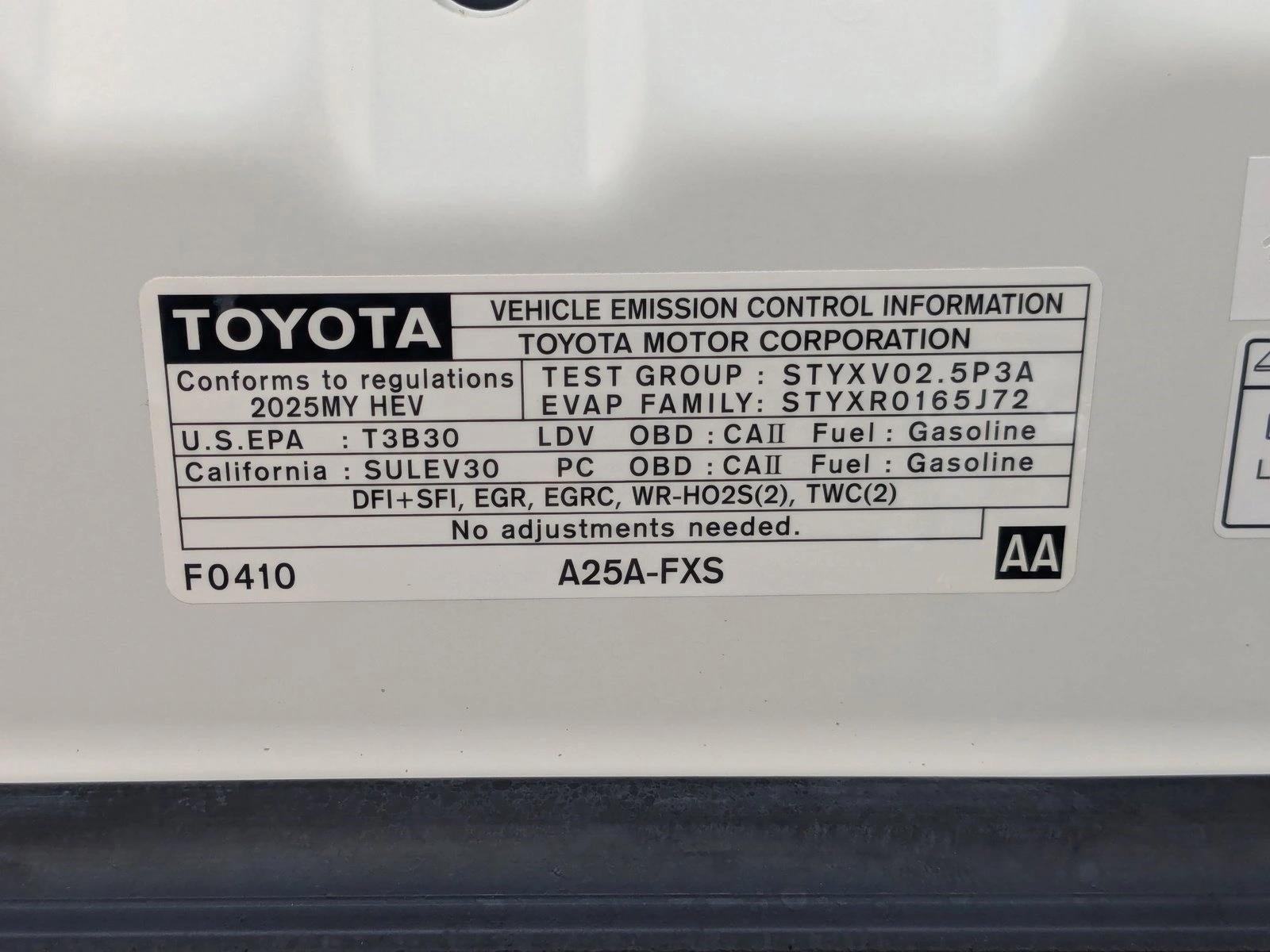 2025 Toyota Camry LE (SE)