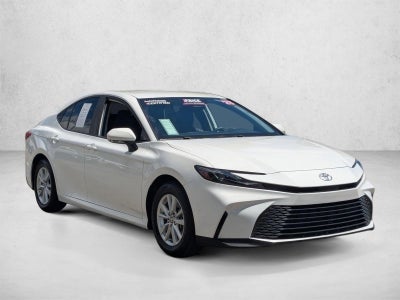 2025 Toyota Camry LE (SE)