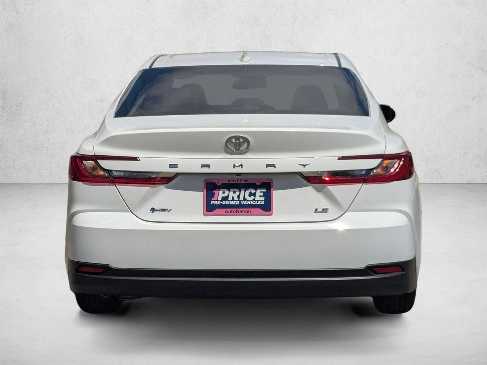 2025 Toyota Camry LE (SE)