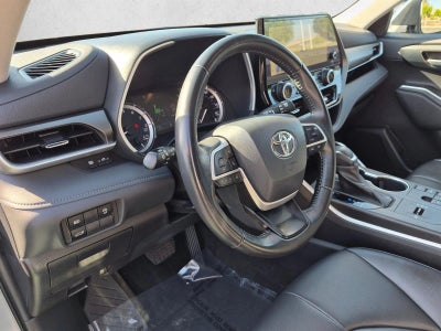2023 Toyota Highlander XLE FWD (Natl)