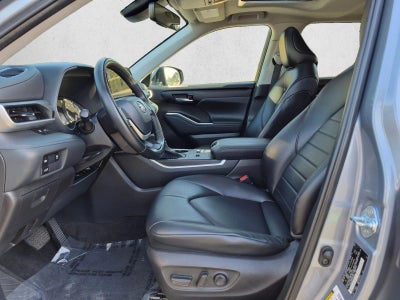 2023 Toyota Highlander XLE FWD (Natl)
