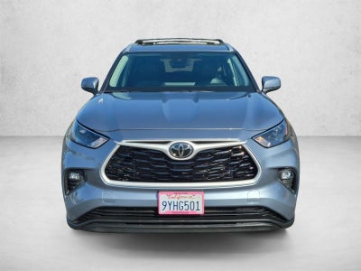 2023 Toyota Highlander XLE FWD (Natl)