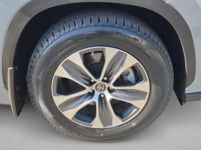 2023 Toyota Highlander XLE FWD (Natl)