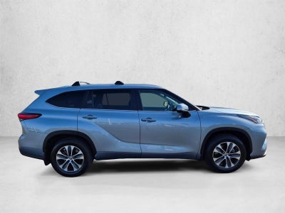 2023 Toyota Highlander XLE FWD (Natl)