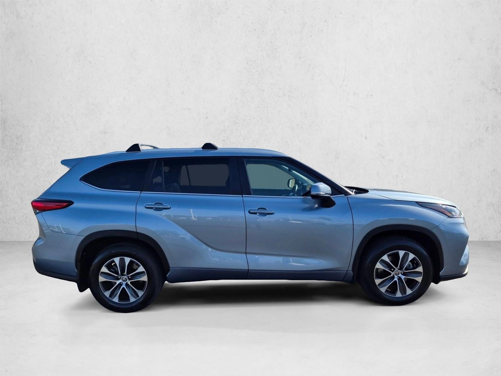 2023 Toyota Highlander XLE FWD (Natl)