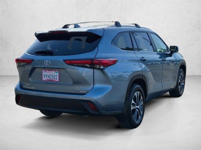 2023 Toyota Highlander XLE FWD (Natl)