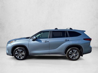 2023 Toyota Highlander XLE FWD (Natl)