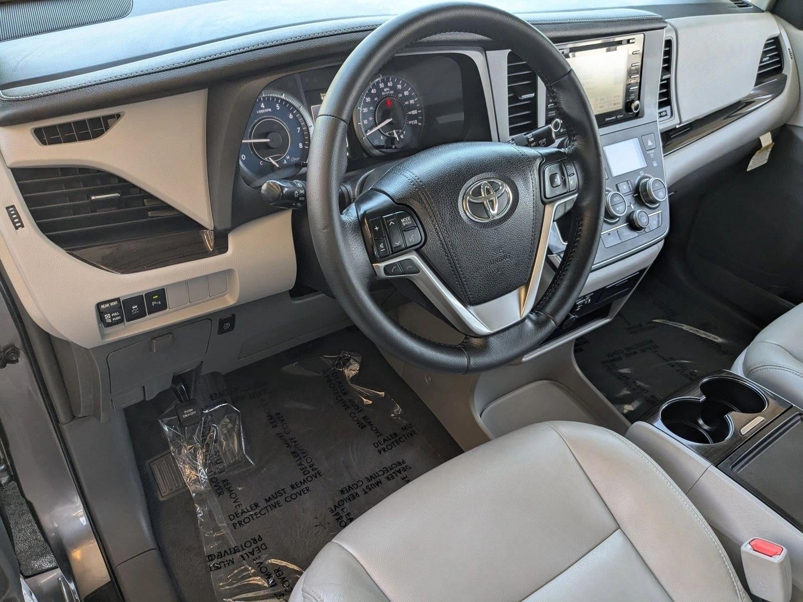 2019 Toyota Sienna XLE FWD 8-Passenger (Natl)