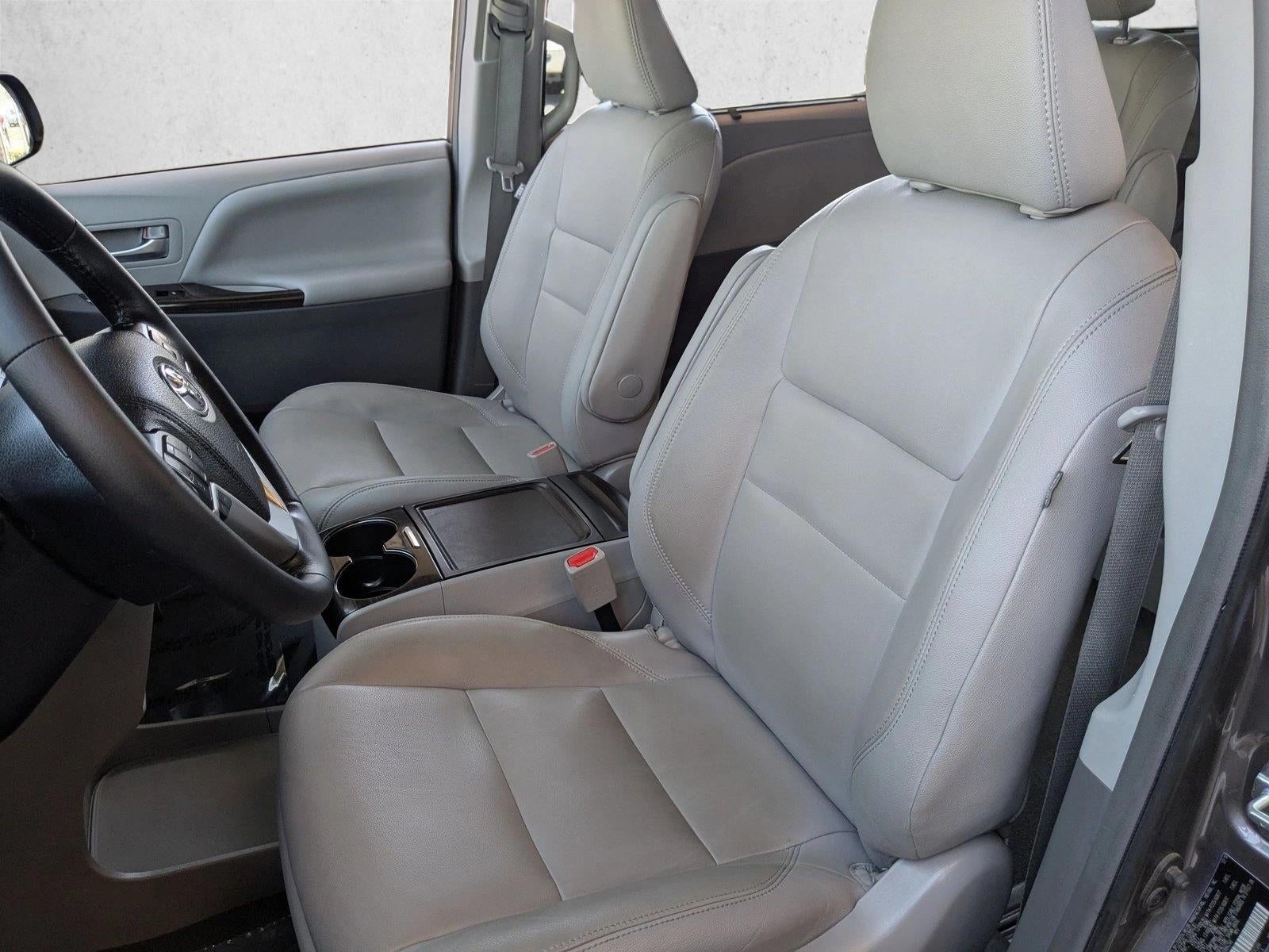 2019 Toyota Sienna XLE FWD 8-Passenger (Natl)