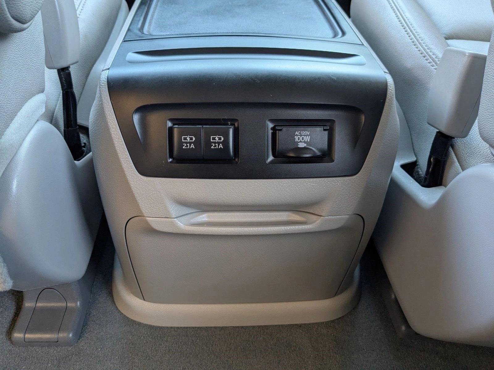 2019 Toyota Sienna XLE FWD 8-Passenger (Natl)
