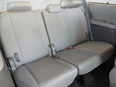 2019 Toyota Sienna XLE FWD 8-Passenger (Natl)