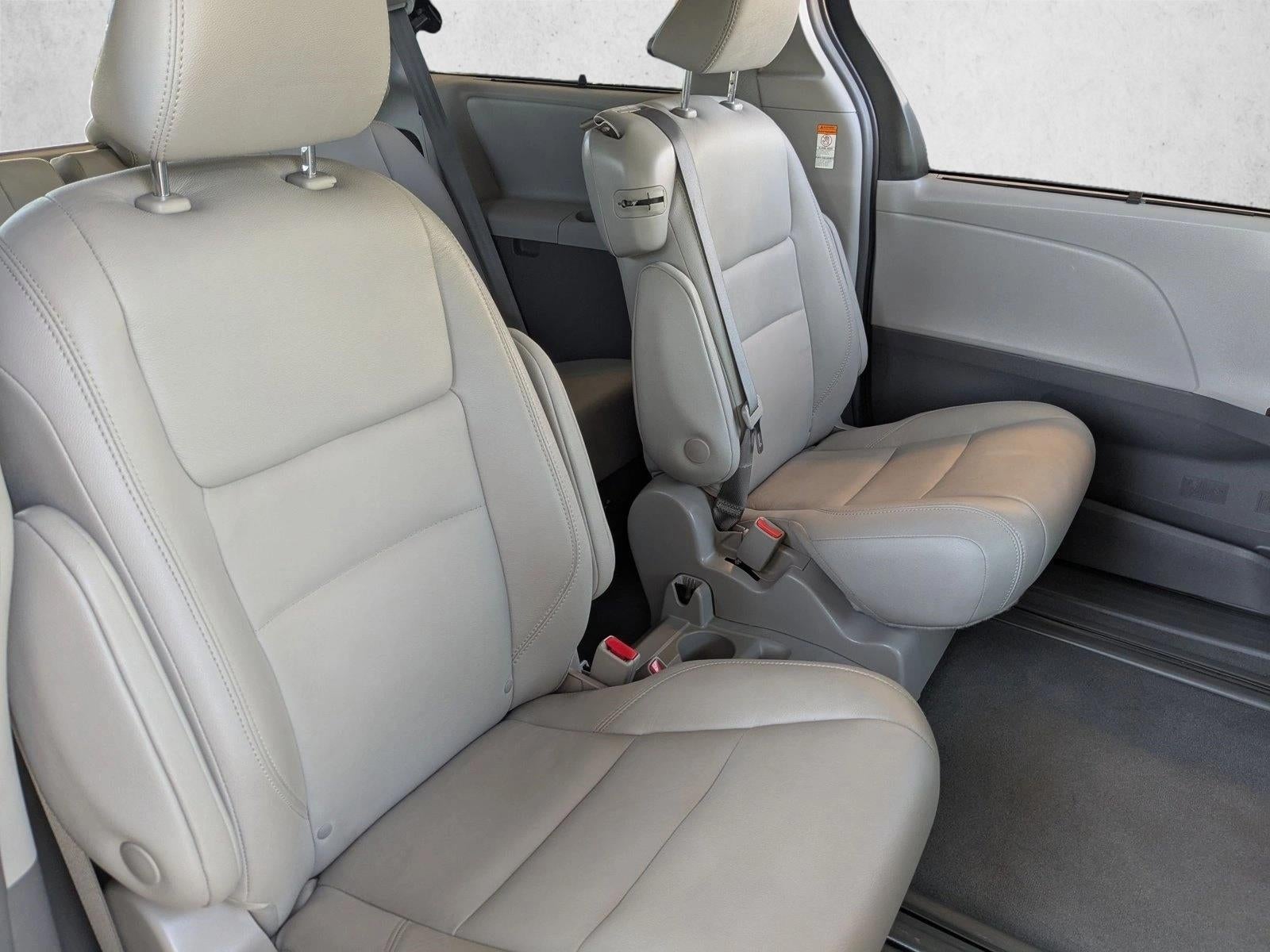 2019 Toyota Sienna XLE FWD 8-Passenger (Natl)